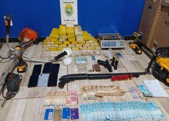 MEGAOPERAÇÃO DA PM DESMANTELA ESQUEMA DO TRÁFICO E APREENDE QUASE 30 KG DE DROGAS EM SANTA MARIA DO OESTE