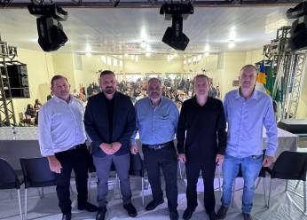 Artagão Júnior participa de ato cívico pelos 36 anos de Virmond e destaca investimentos no município