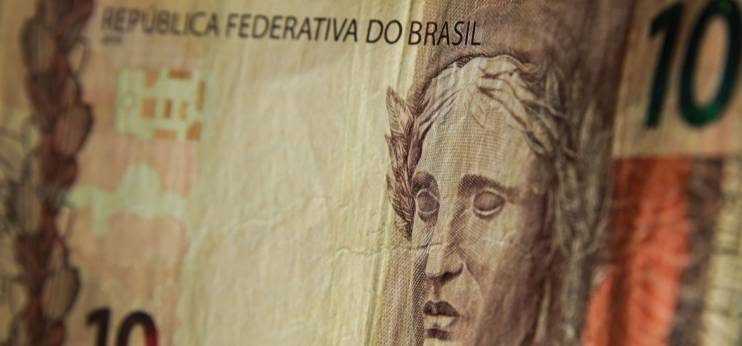 Aposentados e pensionistas do INSS começam a receber 13º nesta sexta