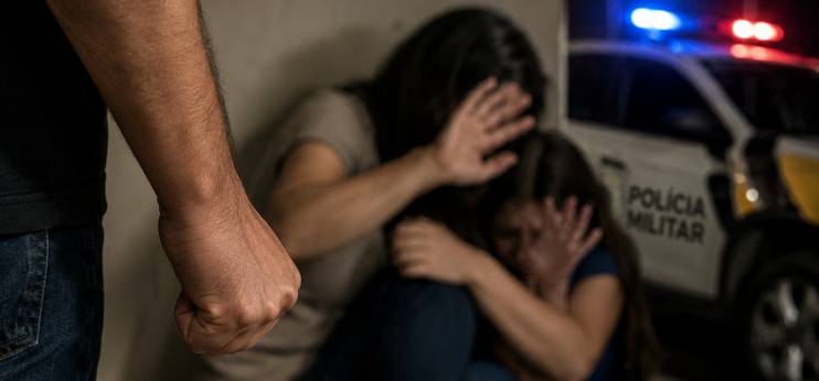 HOMEM EMBRIAGADO AGRIDE MULHER E FILHAS EM GUARAPUAVA E ADOLESCENTE FICA FERIDA APÓS MORDIDA