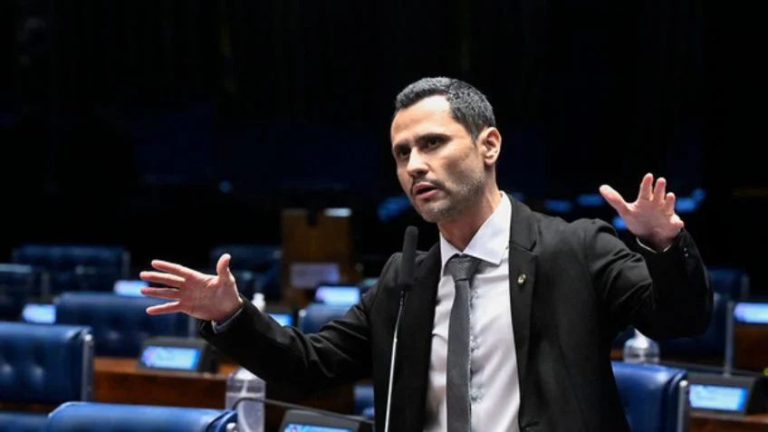 Cleitinho desafia decisão do Republicanos e confirma candidatura ao Governo de Minas: 