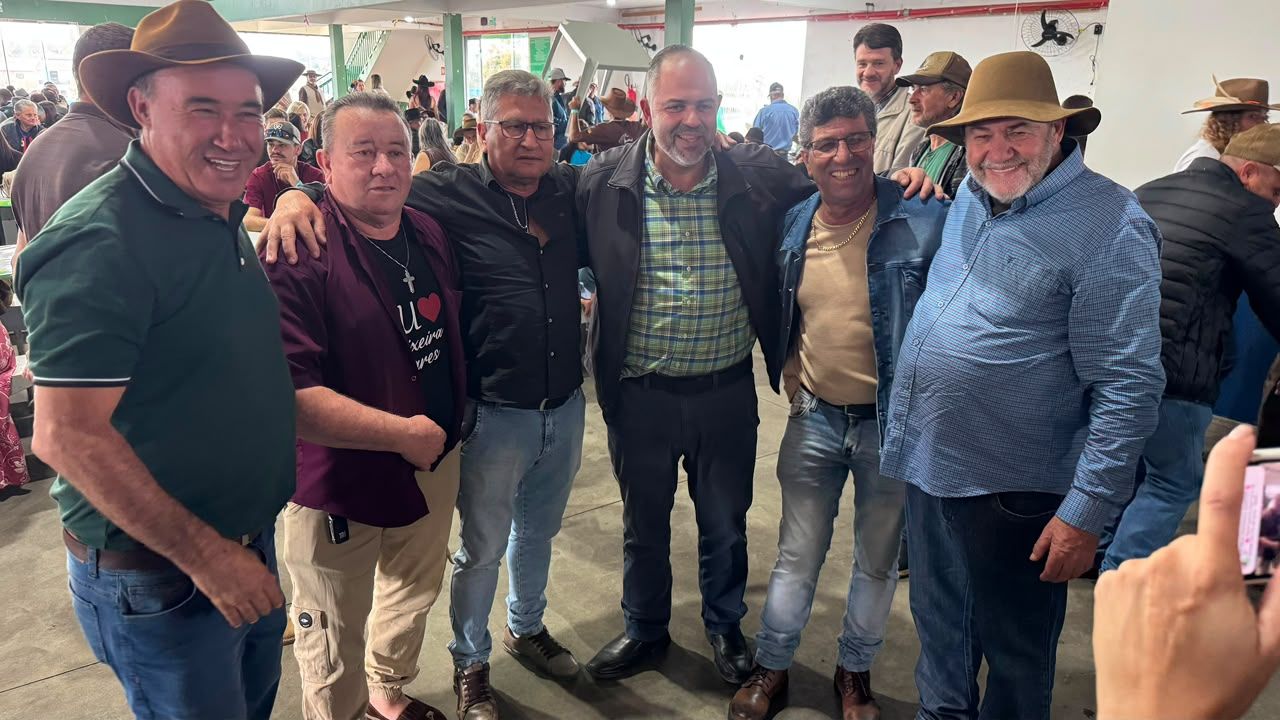 Deputado Artagão Júnior participa da abertura das comemorações pelos 109 anos de Teixeira Soares