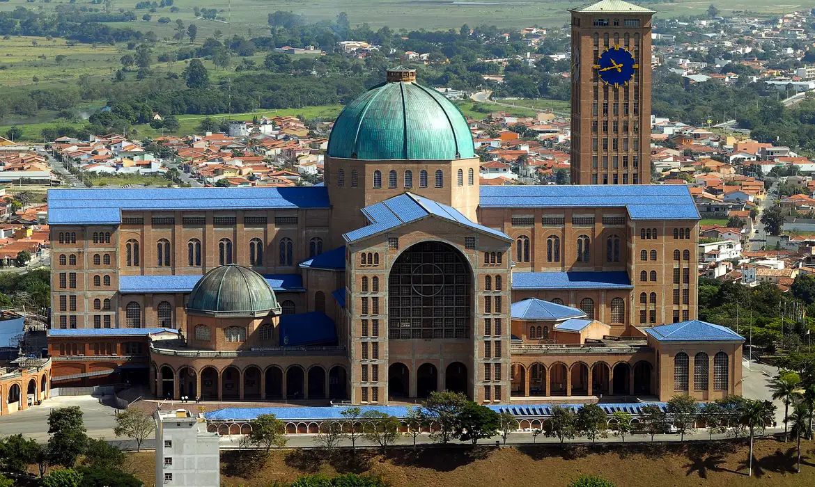 Dia de Nossa Senhora Aparecida: Santuário espera mais de 500 mil fiéis e terá missas, procissão e celebrações especiais