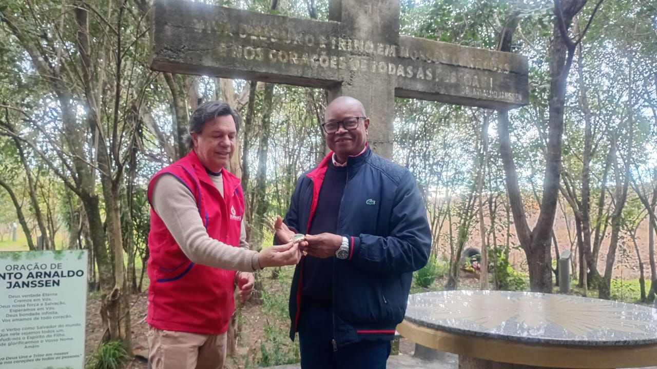 Padre Augusto, de Guiné Missal visita o Bosque Bíblico Santo Arnaldo Janssen em Guarapuava