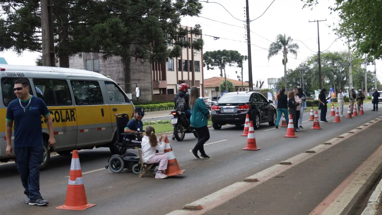 Blitz educativa em Guarapuava reforça respeito e inclusão das pessoas com deficiência