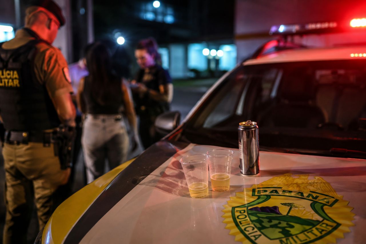 Homem é preso após adolescente de 14 anos consumir bebida alcoólica em residência em Pitanga