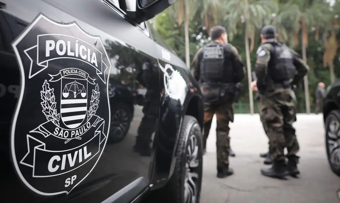 Polícia prende três suspeitos de explorar bets ilegais e Justiça autoriza bloqueio de R$ 154 milhões