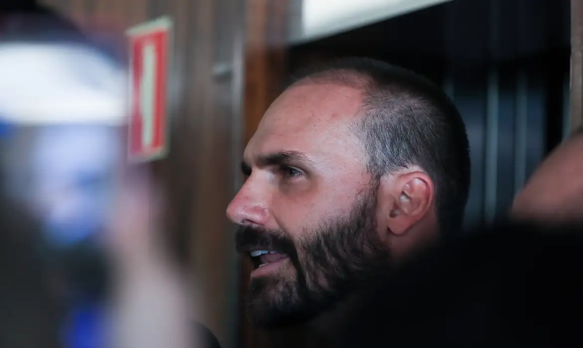 STF decide se Eduardo Bolsonaro será condenado no processo do tarifaço 