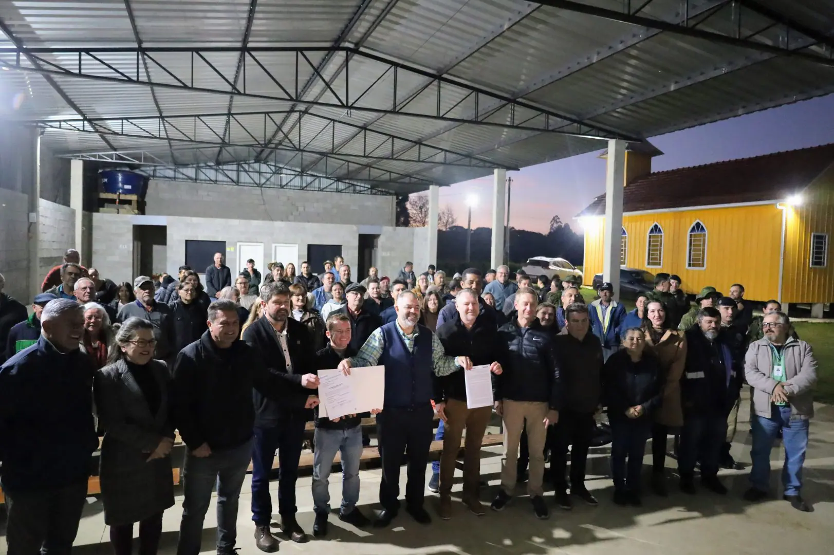 Comunidade de Faxinal do Saltinho recebe assinatura da ordem de serviço para implantação de rede de abastecimento de água