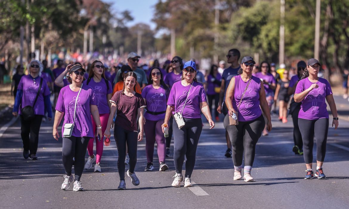 Caminhadas em 26 cidades conscientizam população sobre o lipedema