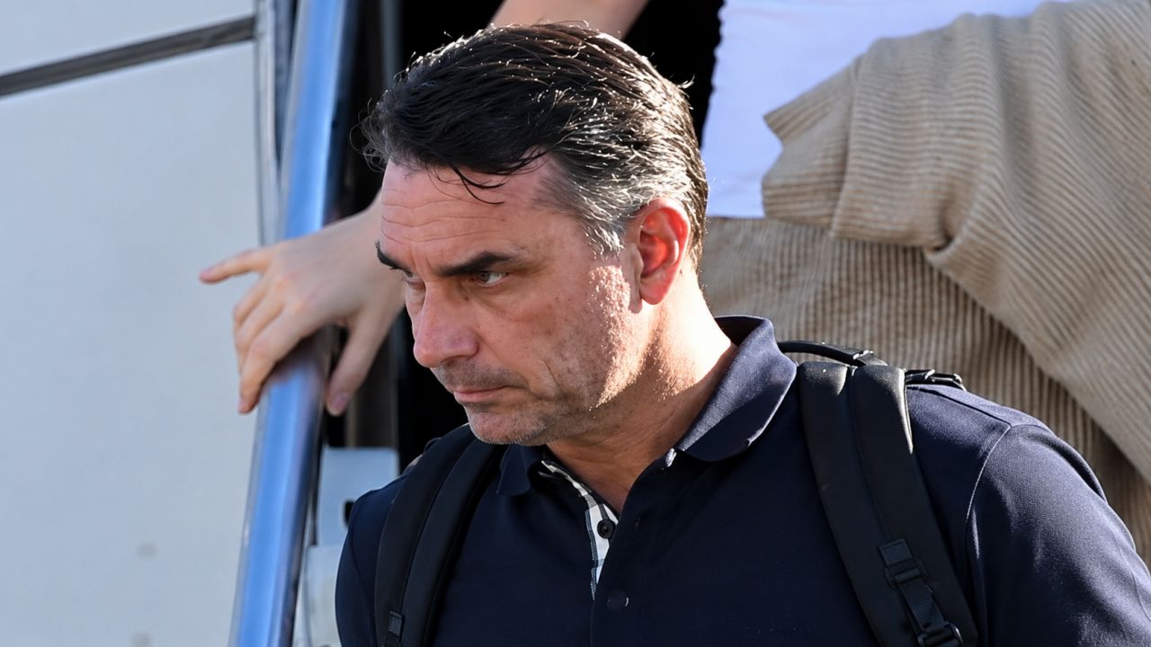 Aeronave com Flávio Bolsonaro e família pousa nos Estados Unidos