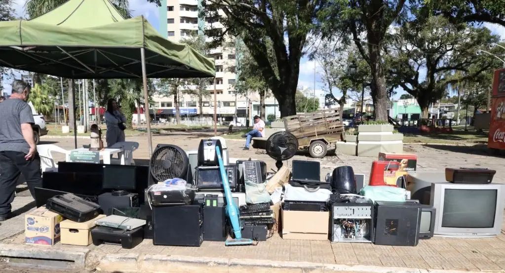 Tem TV, celular ou computador velho em casa? Guarapuava realiza campanha de descarte de eletrônicos