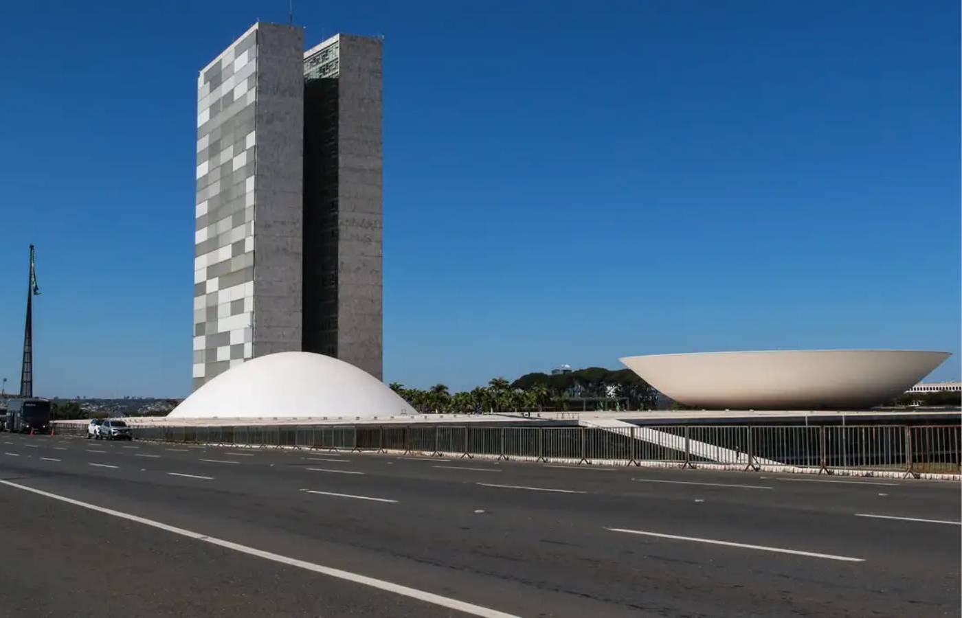 ELEIÇÕES 2026: PL, PT e União concentram 40% do orçamento público para as eleições