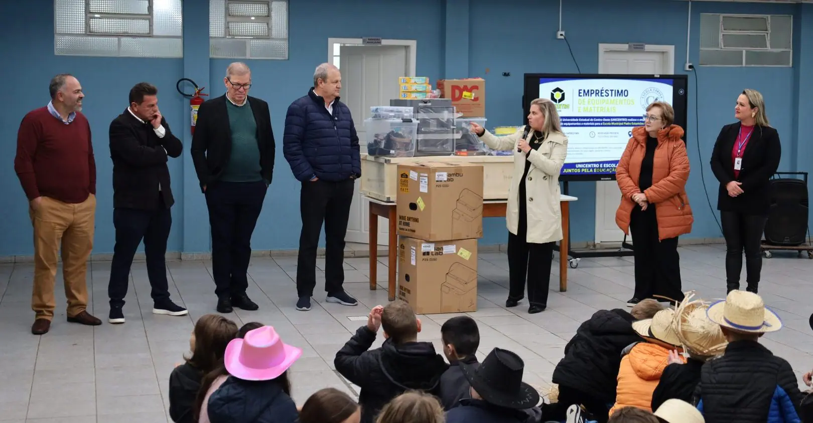 Escola Municipal Cebula recebe equipamentos tecnológicos para fortalecer atendimento de alunos com altas habilidades